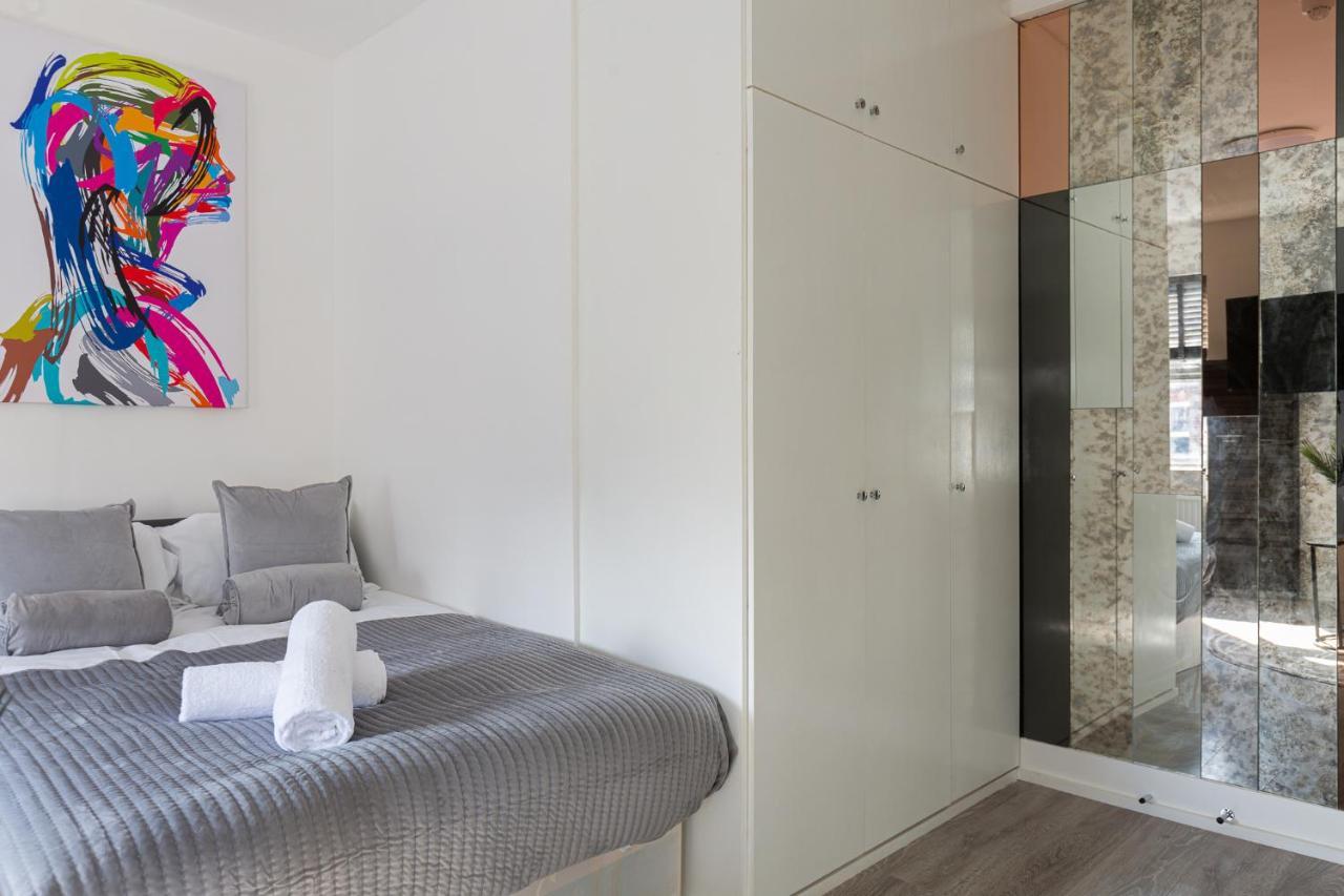 Apartament Apt, 8 Min Walk From Tube 3 Londra