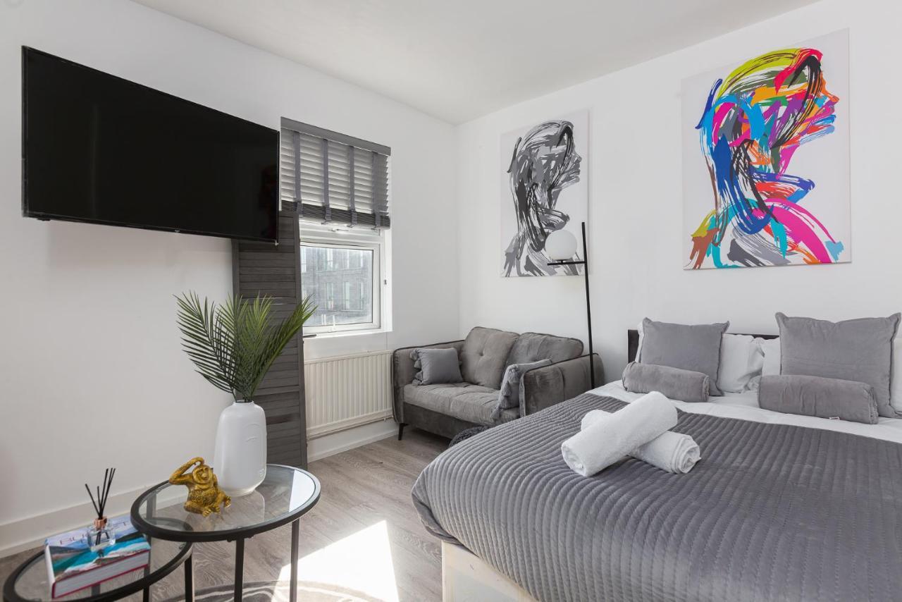 Apt, 8 Min Walk From Tube 3 Londra
